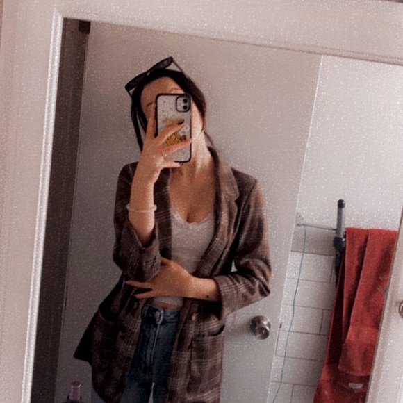 Meet your Posher, Alayne - Picture 1 of 1